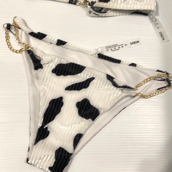 New In Bag SHEIN 2pc Bikini Bathing Suit Blk/ white print w/chain detail size XL - Picture 2 of 12